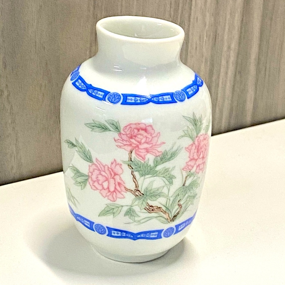 3/$15   VINTAGE MINI VASE - PINK FLOWERS